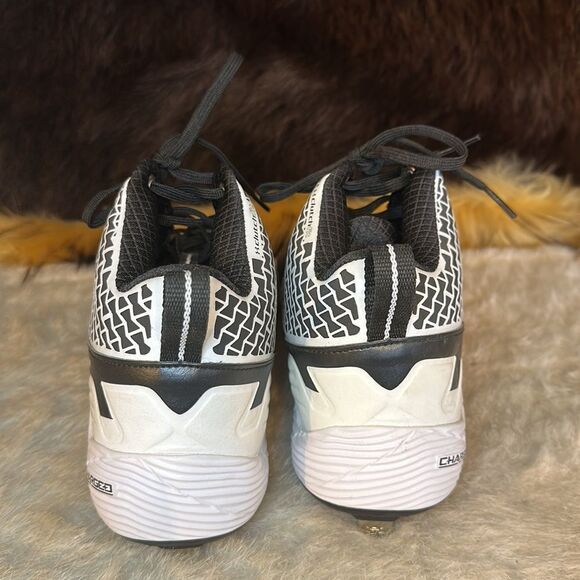 Under Armour shoes with cleats 10.5 (6024) - Picture 4 of 9